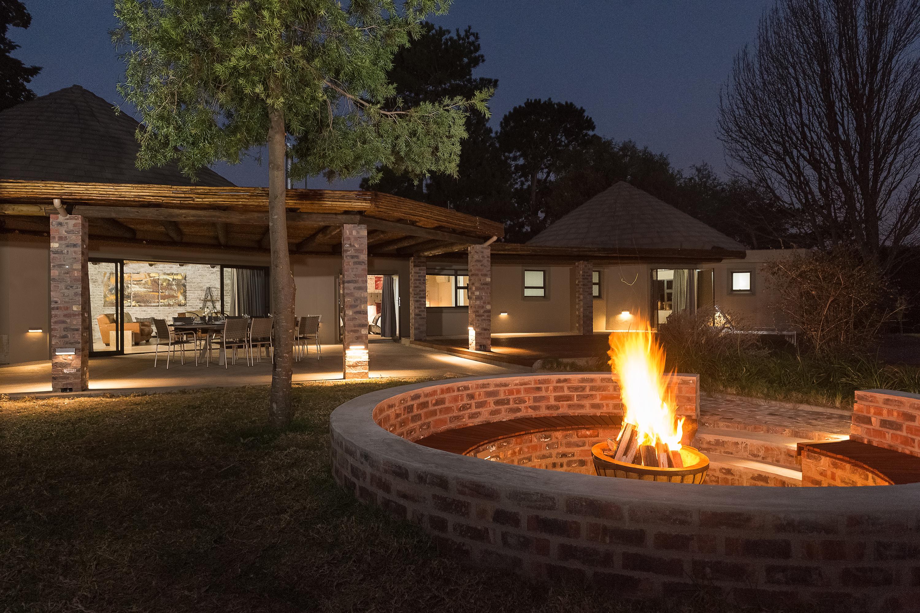 Cayley Mountain Resort Champagne Valley Exterior photo